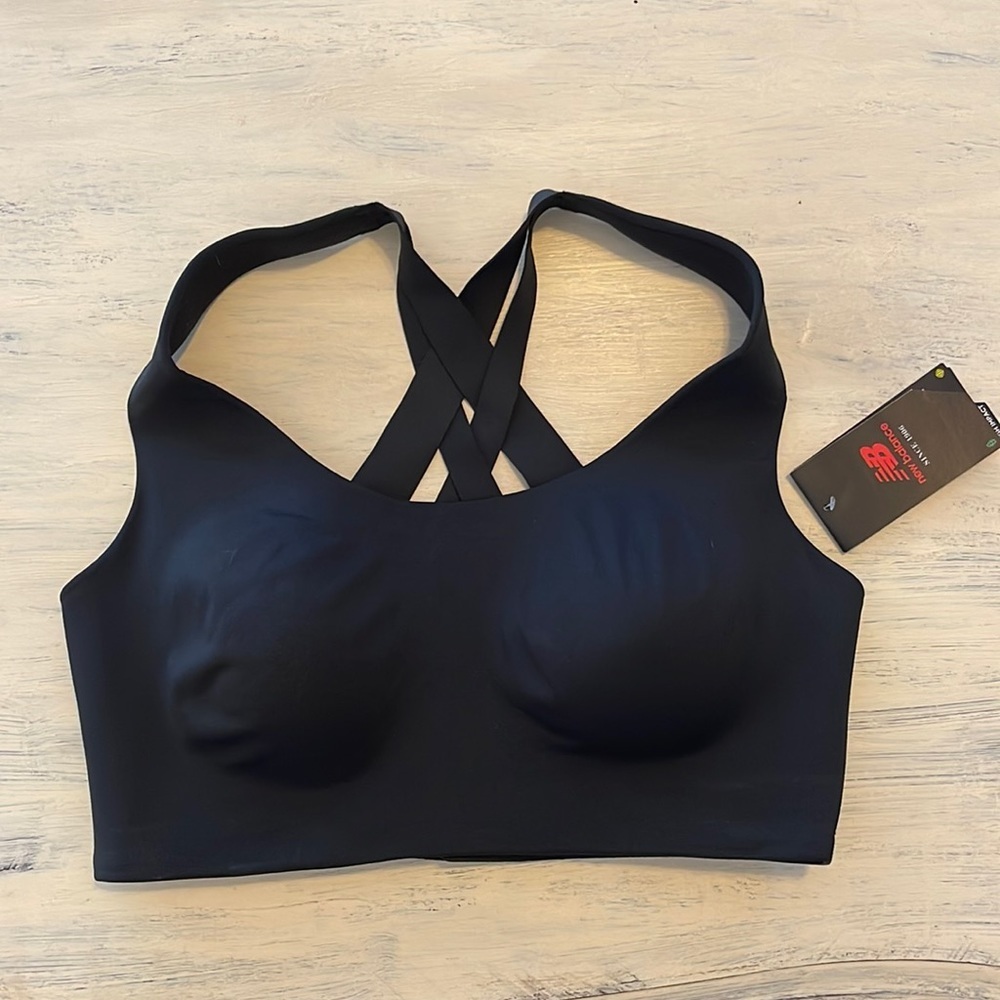 NWT New Balance Fortiflow Sports Bra